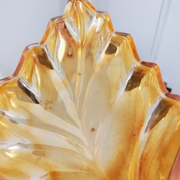 Set Of 3 Dishes, Jeanette Marigold Carnival Glass, Leaf Shape, Stackable - Picture 4 of 10